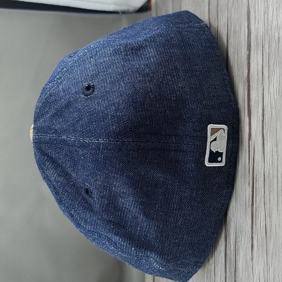 San Fran Fitted - Picture 2 of 9